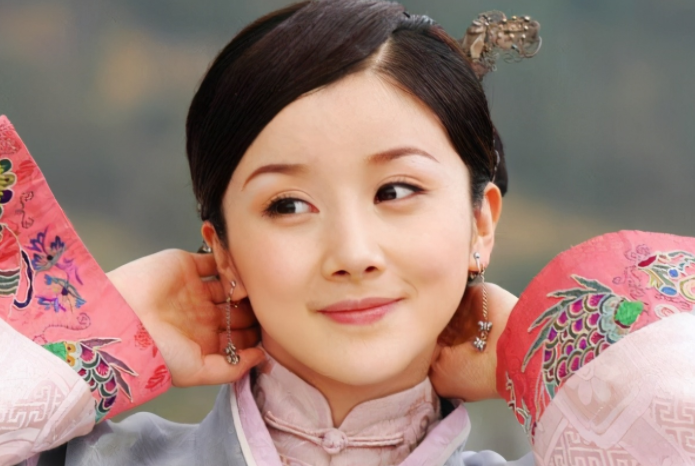 孙菲菲首次回应整容传闻年过40想搞事业颜值难回巅峰