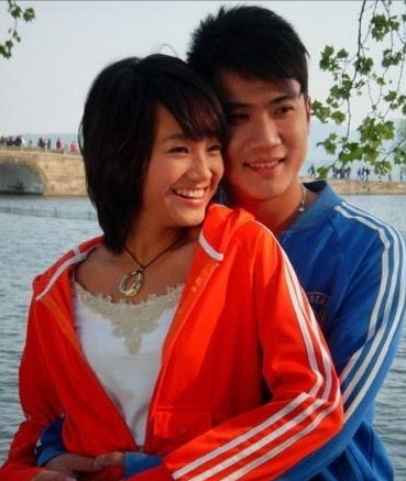 在和周一围在一起之前,朱丹还有三段广为人知的恋情,前夫林涵,前男友