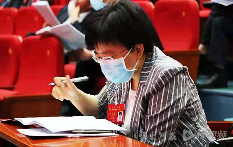 漯河市第八次党代会开幕市委书记刘尚进作报告