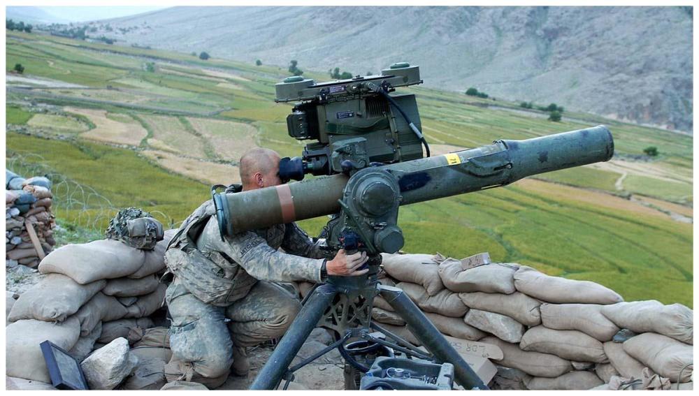 火箭筒发射时通体赤红,看着都烫手?战场上不会暴露目标吗?_腾讯新闻