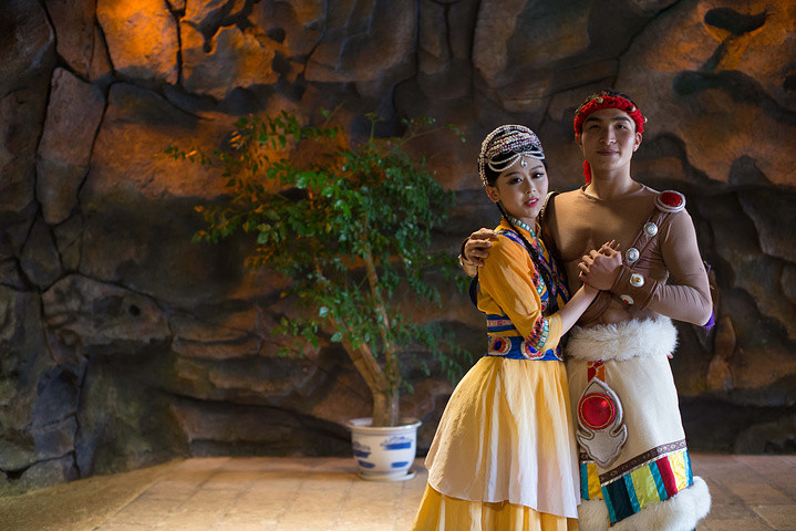 穿越了时空,那就一起走进殉情谷吧,殉情谷是纳西青年男女因不满父母