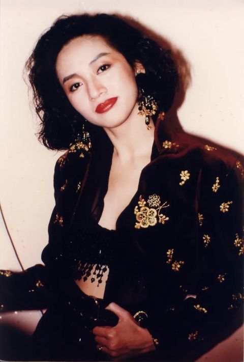 电影梅艳芳最新海报再现经典造型35年前的梅艳芳好会穿