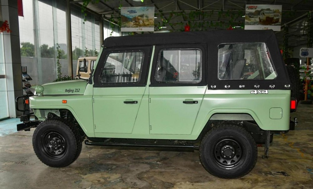 北汽制造bj 212到店实拍图,造型设计硬朗大气,你心动了吗?