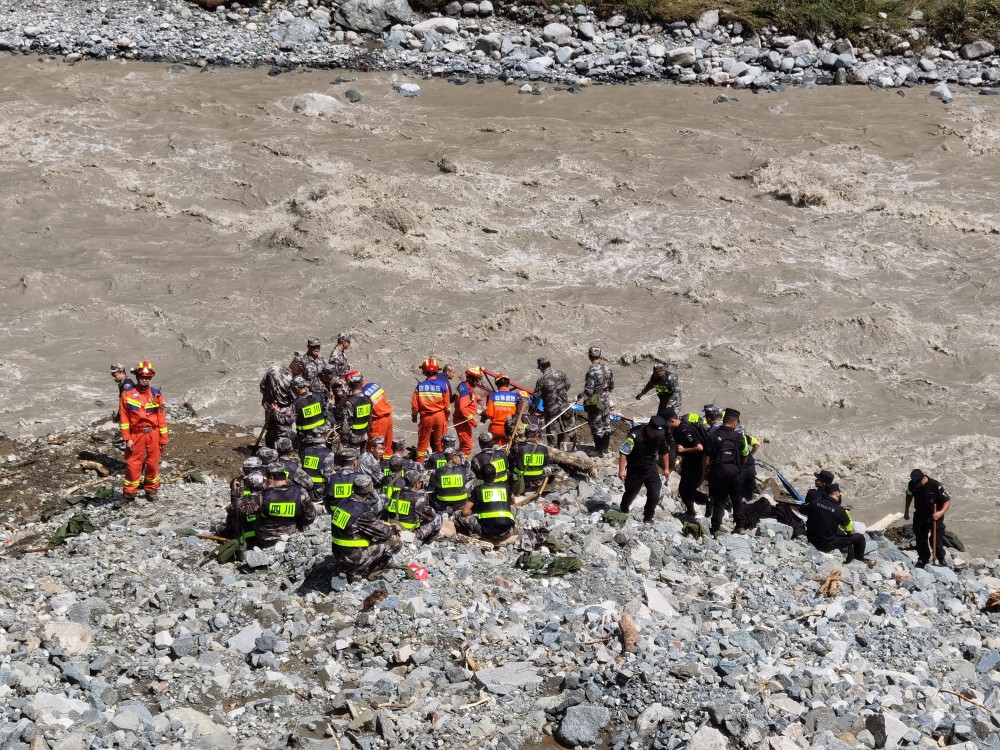 最新雅安天全山洪灾害致17人失联5人被找到其中2人遇难
