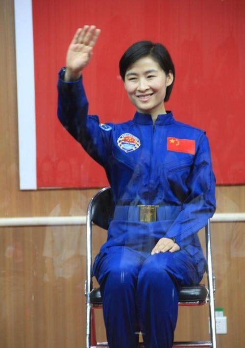 我国首位女航天员刘洋为何返回地球后没有消息了现在怎样了