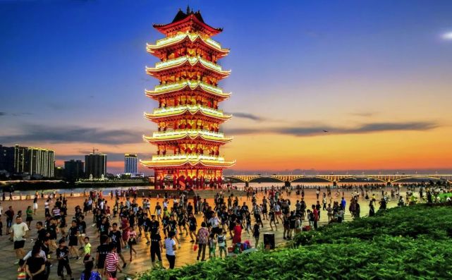 粼粼的水光让平南的魅力闪耀 今天 ▲图/粟汝生 平南县位于广西东南部