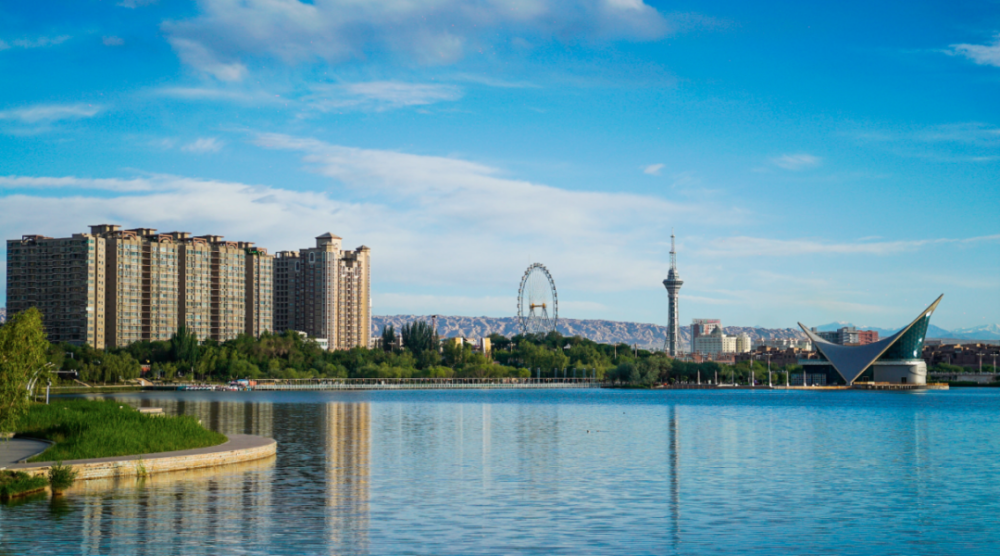 承载喀什人满满回忆的东湖摩天轮,即将回归了!