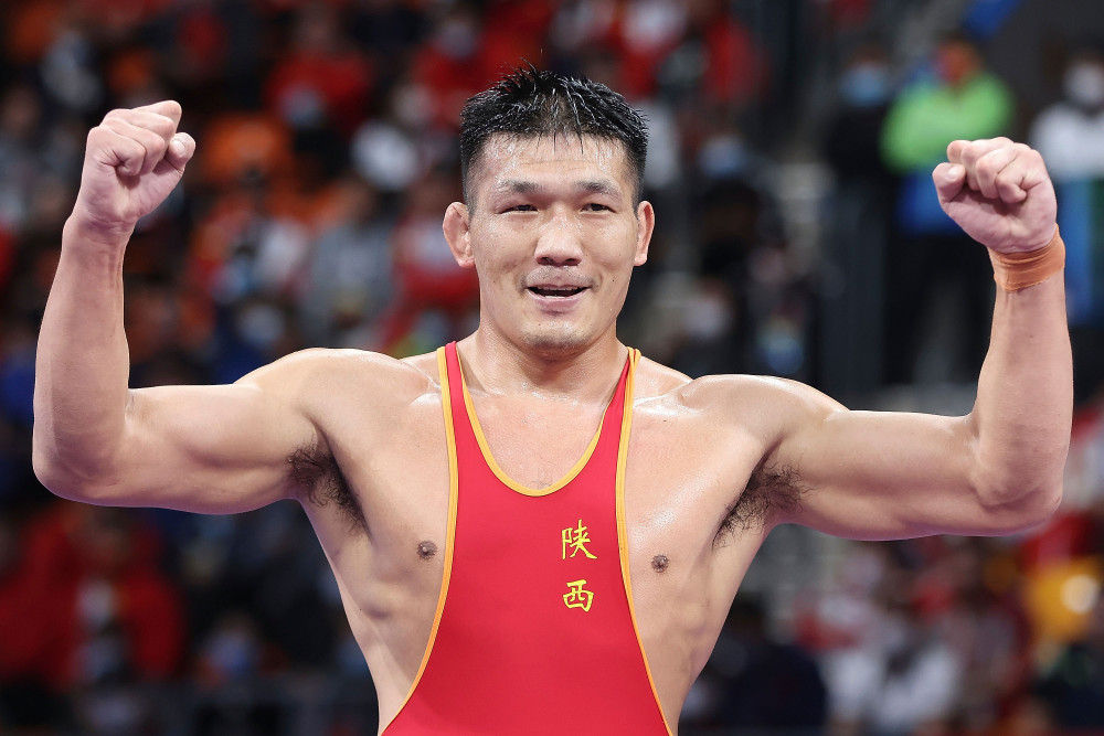 全运会摔跤男子古典式87公斤级决赛陕西队选手彭飞夺冠