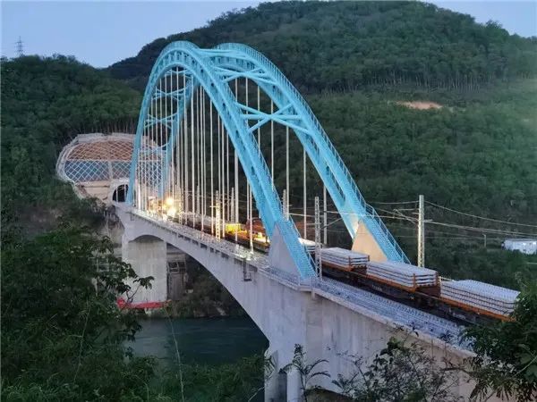 玉墨铁路开通在即,高铁时代西双版纳州水,陆,空交通网络将做出重大