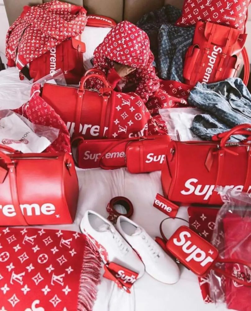 个个都是王炸传世经典lvxsupreme联名超过未市售款亮相