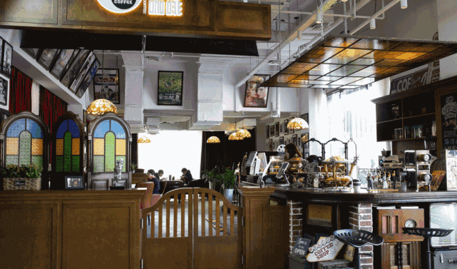 在西影咖啡漫时光里,"罗马假日,海洋之心"等电影主题咖啡,轻食,《教父