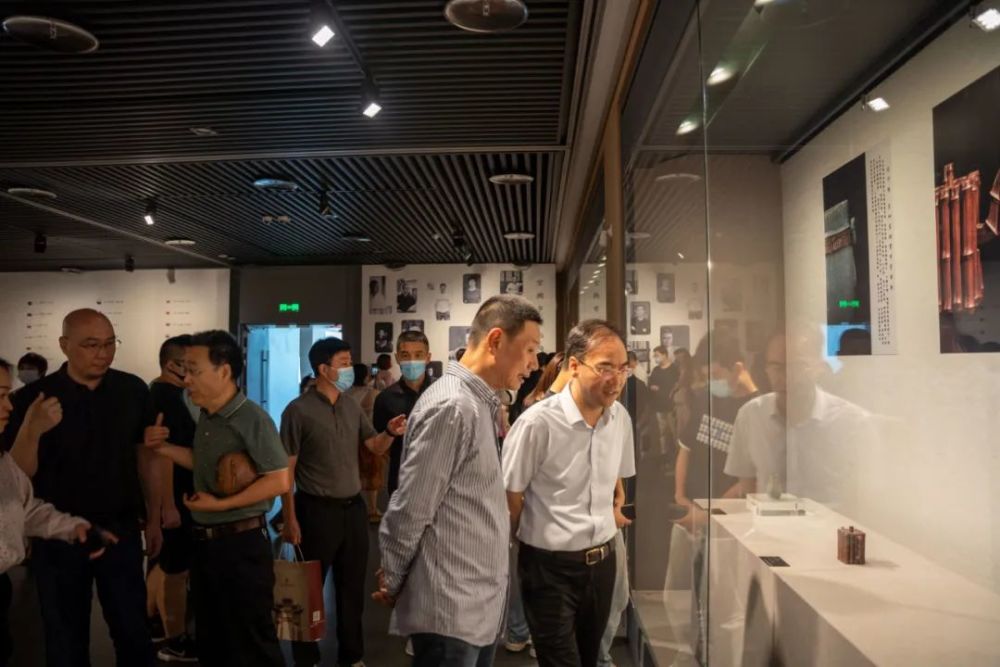 "以器正名-醒石·古今紫砂精品展"在宜兴市博物馆隆重开幕