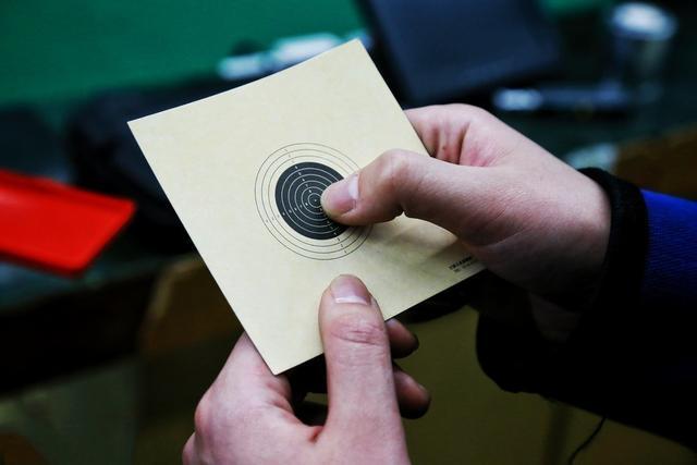 气步枪比赛靶心直径05mm中国狙击手百米射中牙签为何不参赛