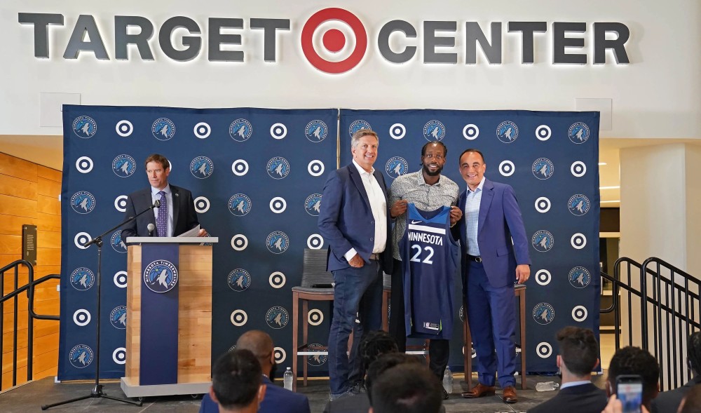 nba NBA-1交易＋1签约！快船进退两难，最强一人成谜，或战术性放弃