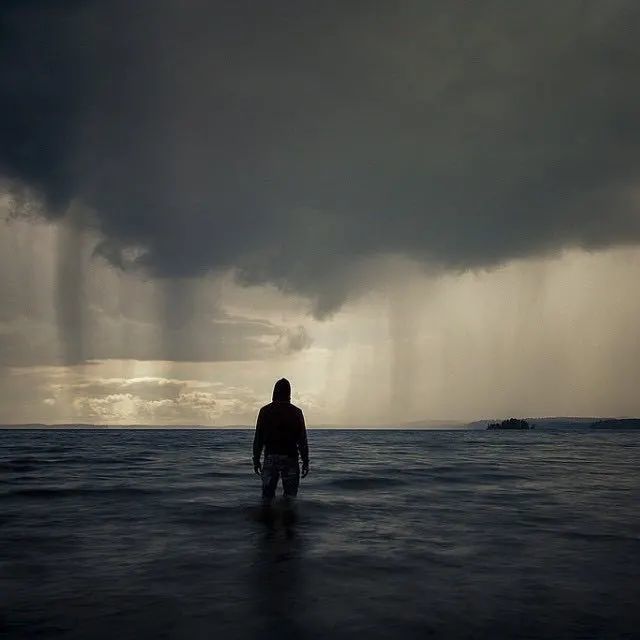 我想一个人静静