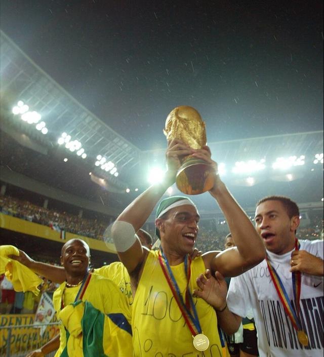 02年世界杯中国队对巴西比分