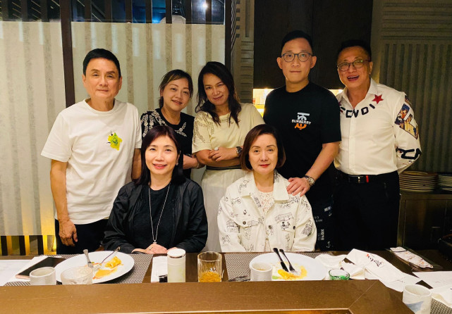 老戏骨刘纬民息影36年罕露面,71岁身材仍健硕,身家不菲却无儿女