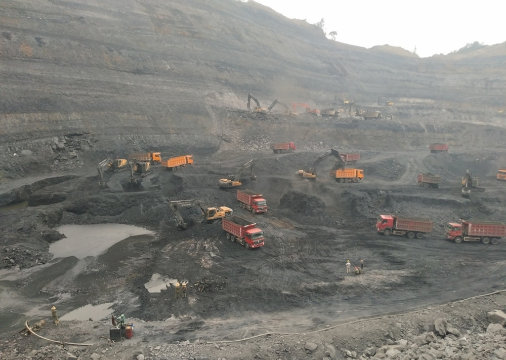 我国第一露天煤矿,煤层厚达55.5米,开采105年后成如今的模样_腾讯新闻