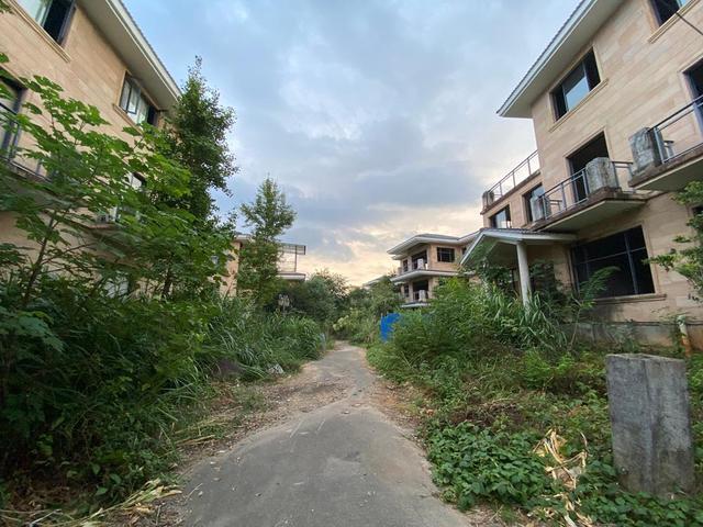 他们梦碎武夷山耗尽一生积蓄买的竟是烂尾楼莫名成老赖