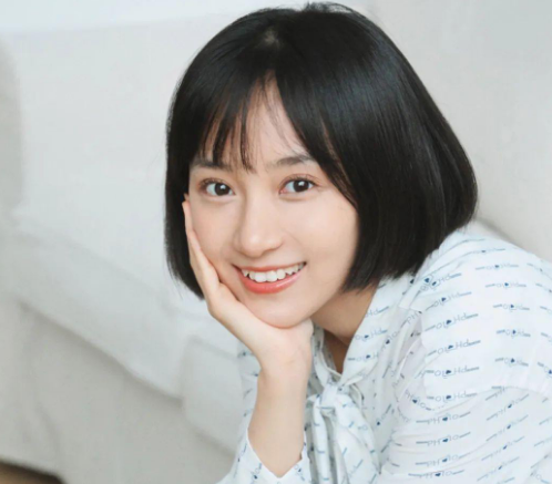 人物简介:卜冠今,1994年5月25日出生于湖北省,中国