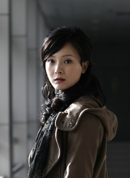 陈数:峰爆中变成微笑唇,灾难面前也在笑,铁梨花也有容貌焦虑吗_腾讯