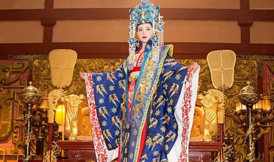 武则天去世300年后中国差点又出个女皇帝死前穿龙袍太庙祭祖