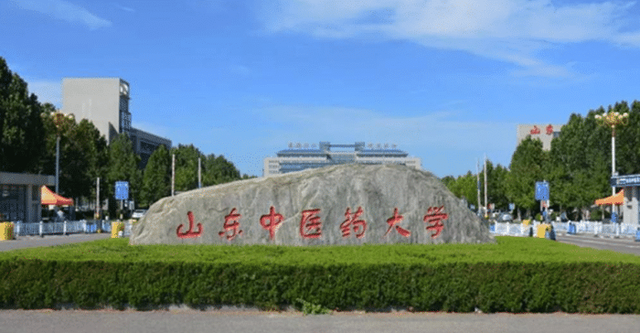 这所学校位于辽宁省锦州,地理位置也很好,这是在当地也很好的大学