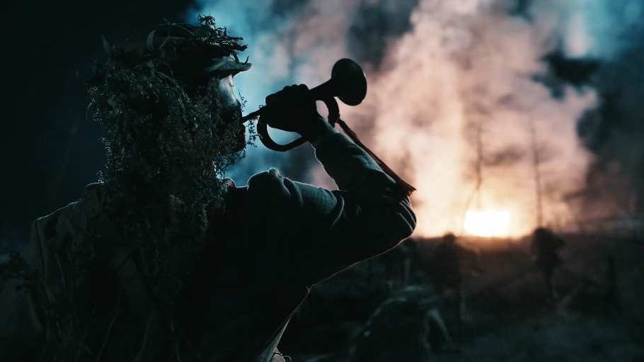 尤其是在冲锋号响起的时候,在枪林弹雨间,志愿军战士无惧险阻,向敌人