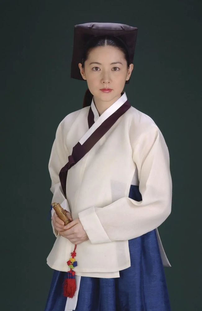 50岁童年女神李英爱好美,留公主切发型超减龄,还是那个大长今_腾讯