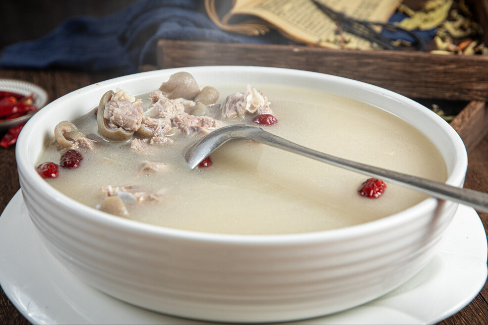 炖羊肉汤别乱用调料全程只需5味料羊汤鲜美浓白不腥不膻