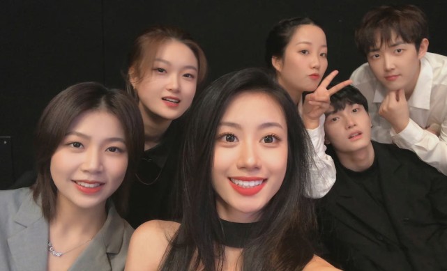 《好声音》五强名单曝光,伍珂玥陈文非冠军二选一,原因很现实