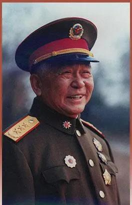 成都军区司令王诚汉在饭店遭歹徒挑衅,将军说:你有这个胆量吗?