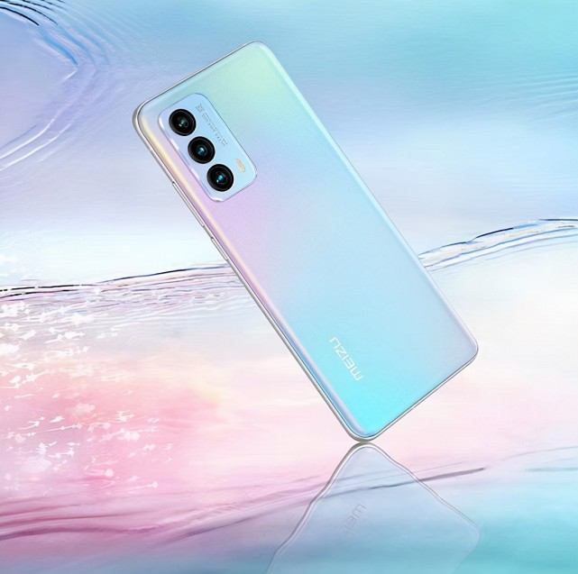 值得一提的是,该机型还推出了广受好评的独角兽配色,第三代闪光砂工艺