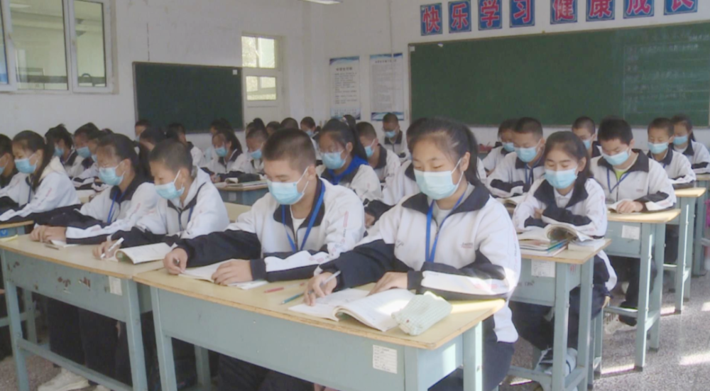 芳草湖农场中学 "双减"减量不减质 学生点赞 家长满意_腾讯新闻