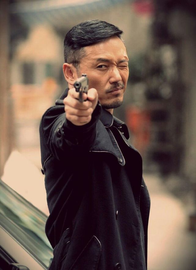 苗侨伟做配角也有主角的气势越老越帅可惜戏份太少半路杀青