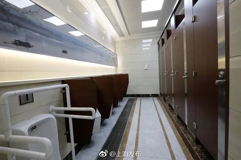 热搜第一在上海地铁上厕所要有凭证地铁厕所这些事侬晓得伐