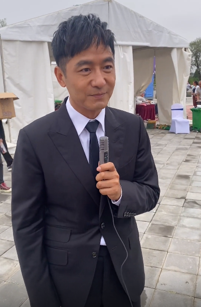 郭晓东因戏暴瘦30斤后现身皱纹眼袋瞩目出身农村现成老家骄傲