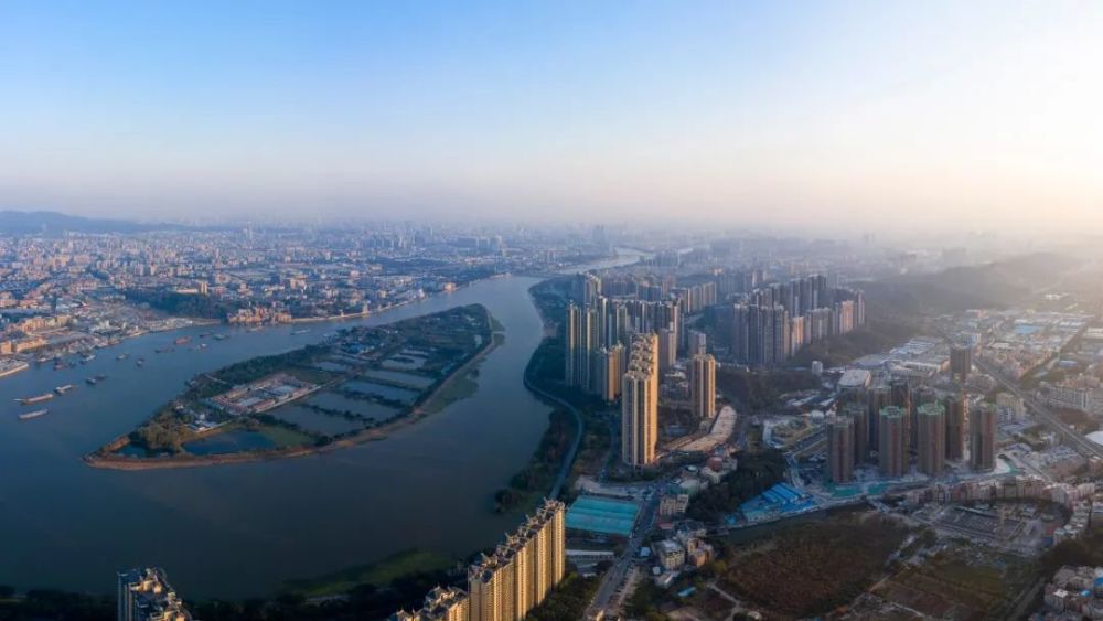 华润金沙洲新盘来了还是瑞府有山有湖马上安排