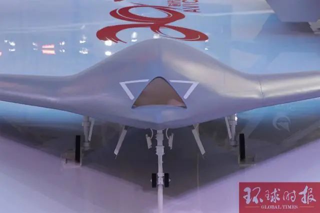 可对敌纵深目标实施精确打击攻击11无人机首次亮相珠海航展
