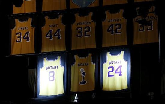 湖人退役科比球衣