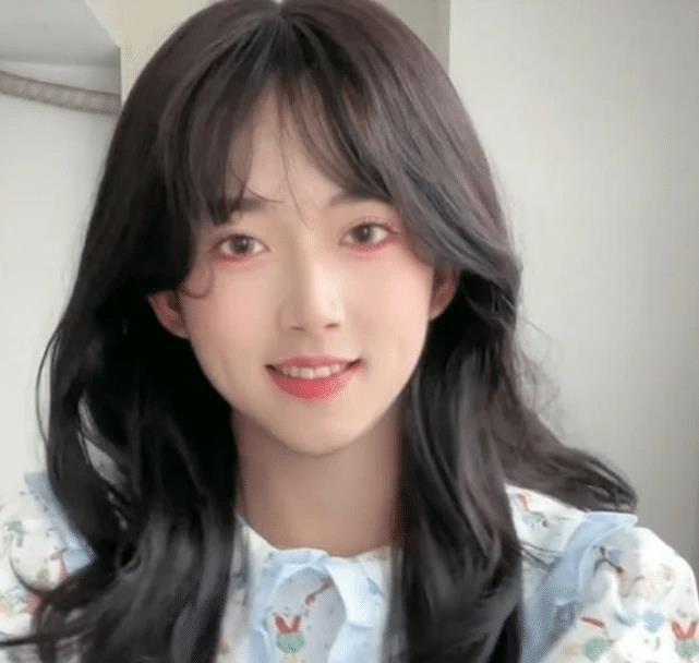 继郭老师和铁山靠之后,又一位男扮女装网红被封杀,到底冤不冤?