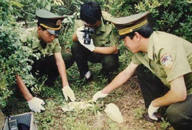 进入部队的刘进荣的言行举止都受到了约束,他开始收敛自己暴躁的脾气