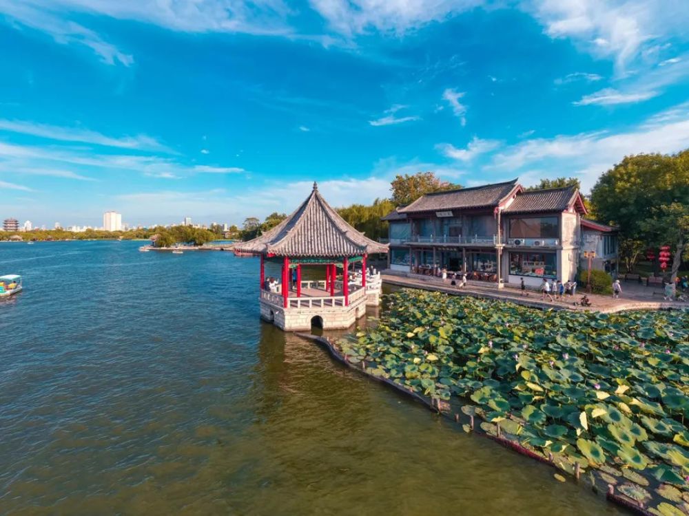 大明湖門票免費經濟損失慘重嗎看明湖運營四年後的濟南旅遊發展