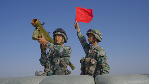 防空兵跨昼夜实弹射击 锤炼部队实战水平