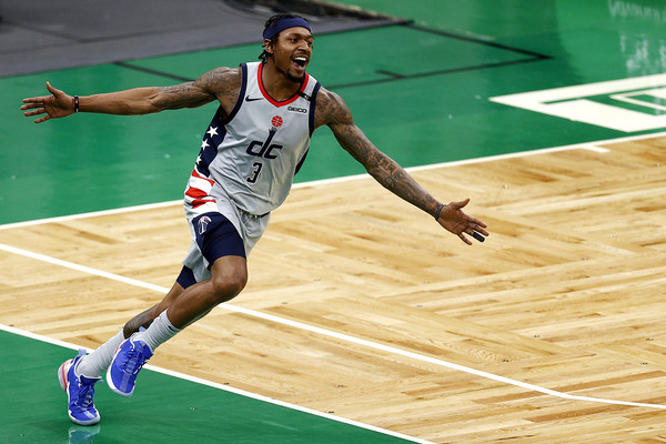 nba许多球队都在28日举办媒体日,其中奇才当家球星比尔(bradley beal)