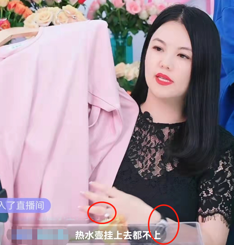 李湘直播人气大不如前，自曝富养女儿原因：拿命换来的