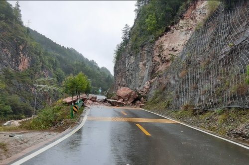 注意商州去往北寬坪路段發生山體滑坡道路暫時中斷