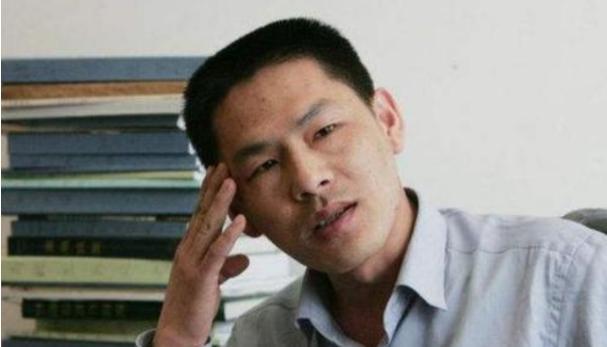 “三轮车夫”蔡伟，高中学历被复旦录取为博士，为何能一步登天？