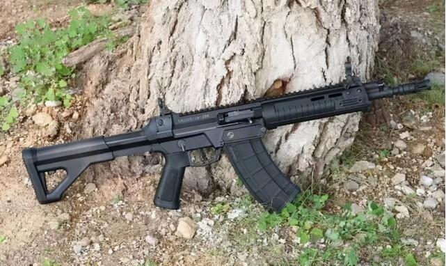 而俄军士兵在使用了我军的191型步枪以后,却对其技战术性能赞不绝口