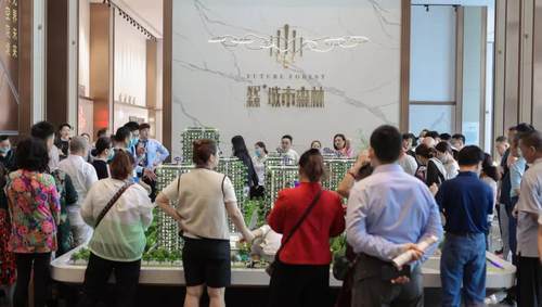 龙鱼缸品牌排行_龙鱼跳缸跳习惯了,连鱼友都淡定了!……